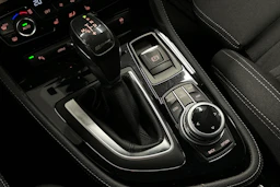 harmaa BMW 225 2017 kuva 33.