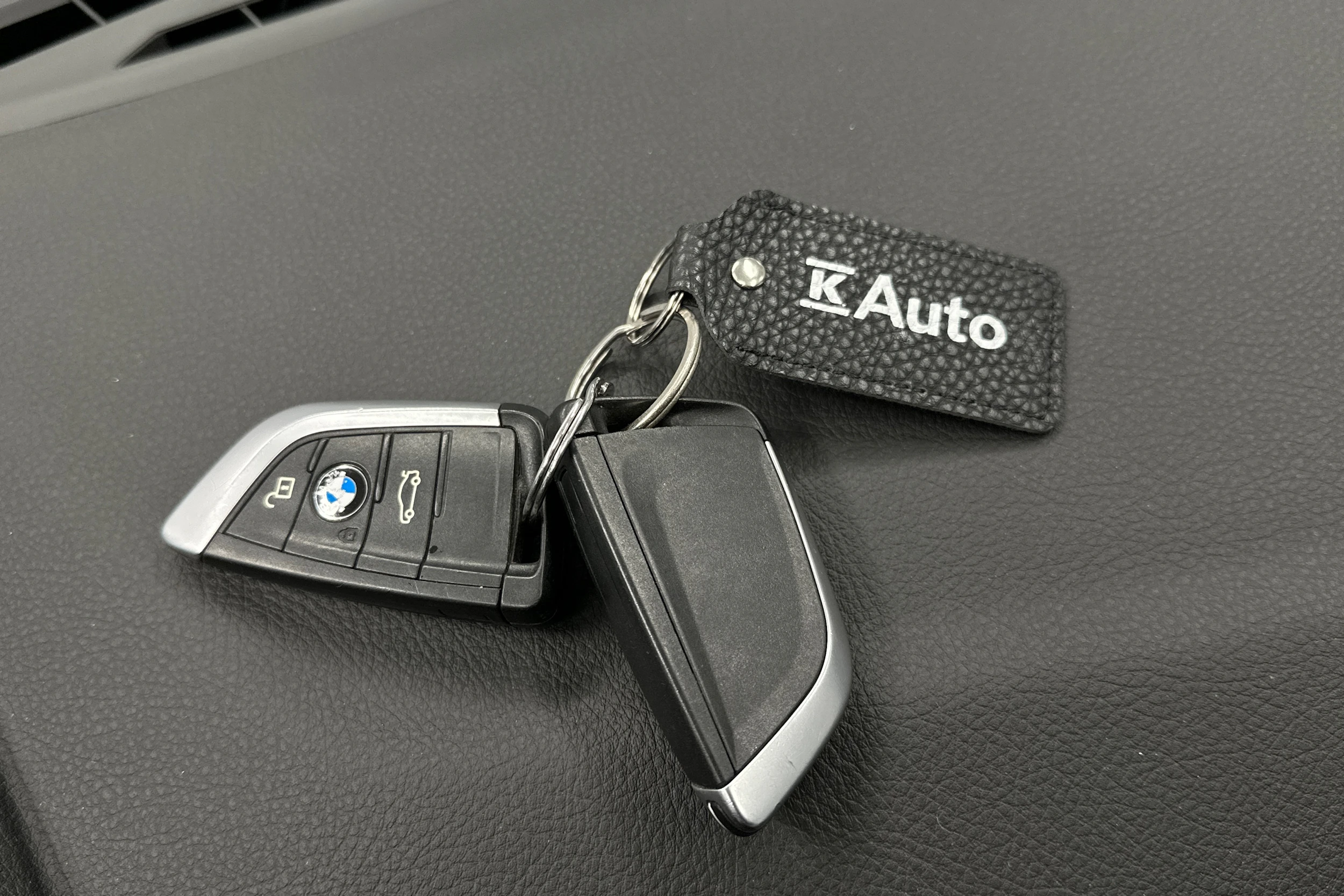 harmaa BMW 225 2017 kuva 36.