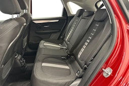 punainen BMW 225 2017 kuva 10.