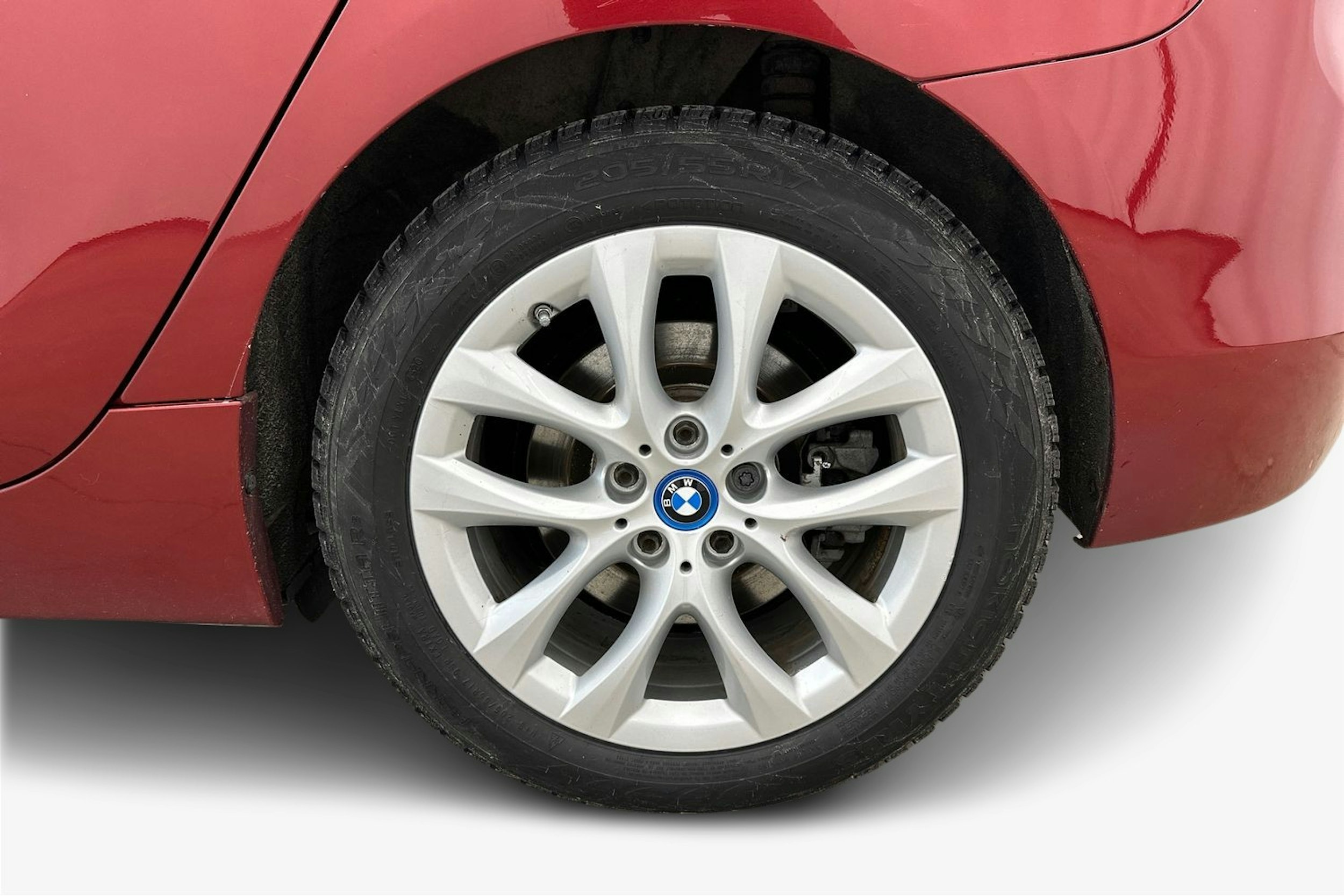 punainen BMW 225 2017 kuva 11.