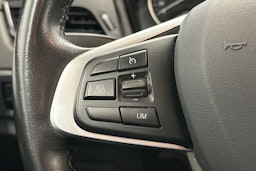 punainen BMW 225 2017 kuva 14.