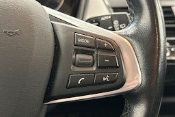 punainen BMW 225 2017 kuva 15.