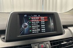 punainen BMW 225 2017 kuva 17.