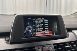 punainen BMW 225 2017 kuva 18.