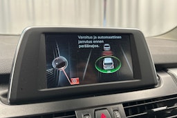 punainen BMW 225 2017 kuva 19.