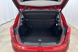 punainen BMW 225 2017 kuva 21.