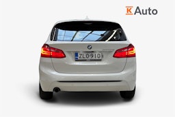 valkoinen BMW 225 2017 kuva 3.