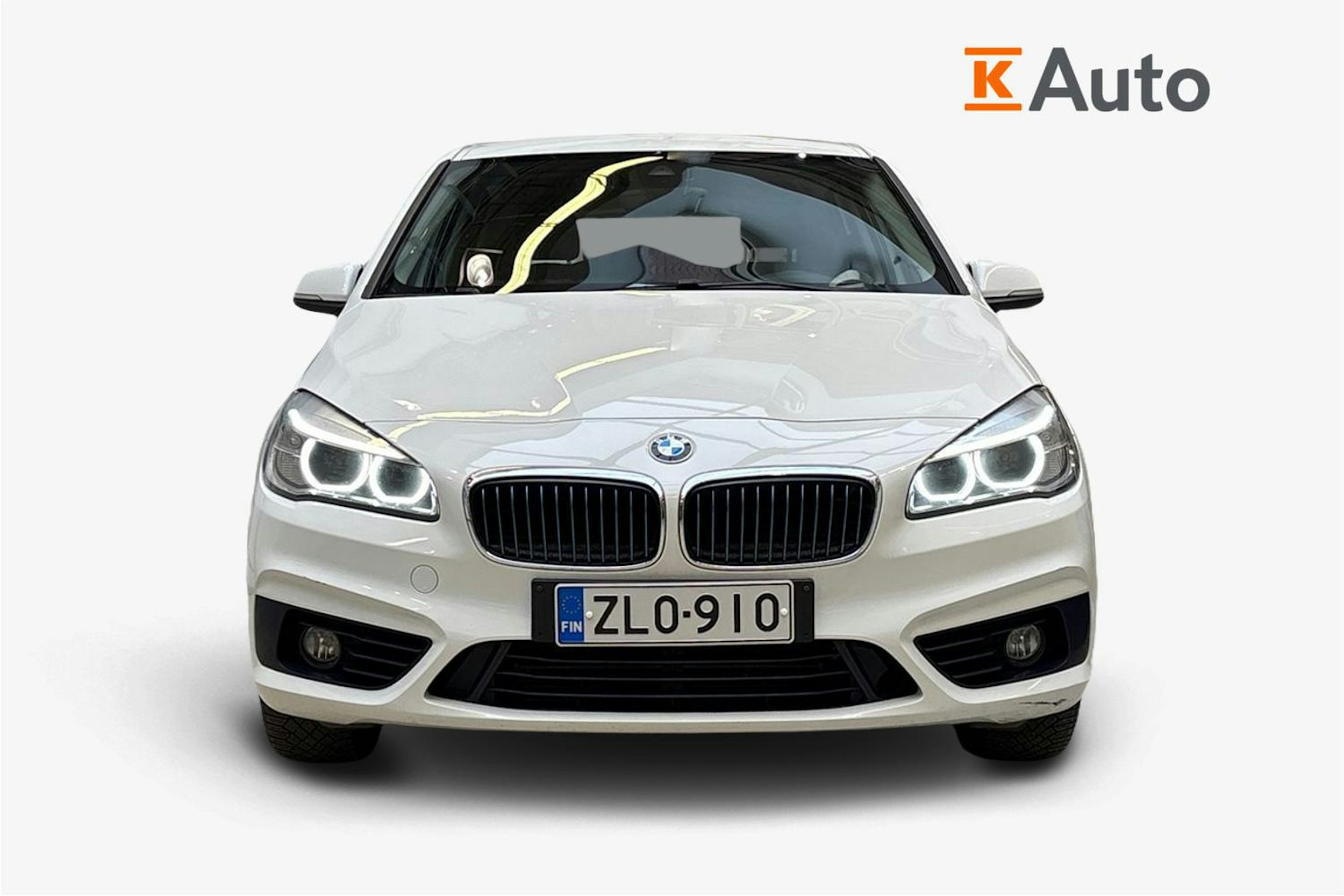 valkoinen BMW 225 2017 kuva 5.