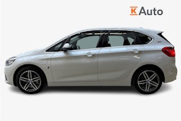 valkoinen BMW 225 2017 kuva 6.