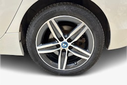 valkoinen BMW 225 2017 kuva 11.