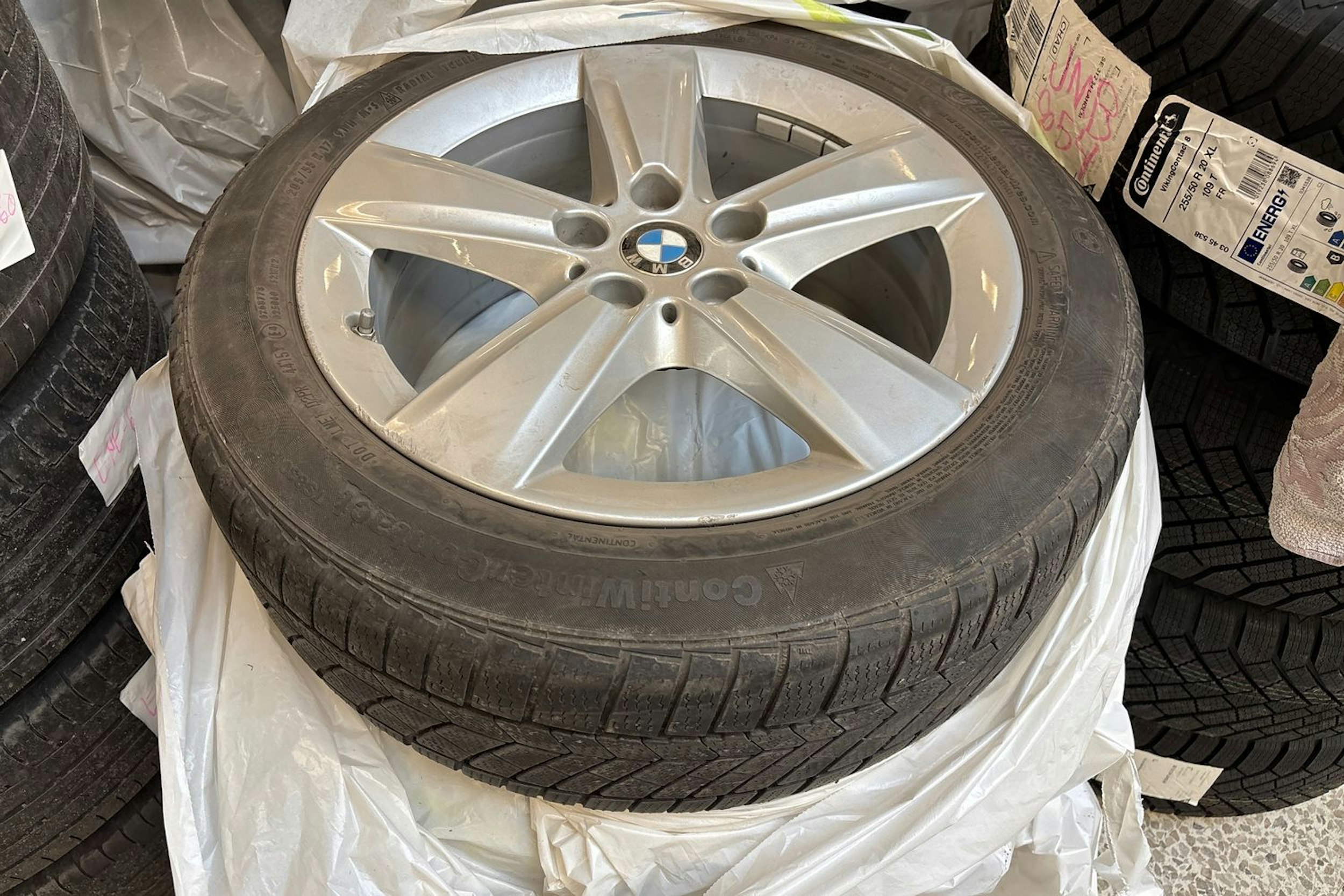 valkoinen BMW 225 2017 kuva 24.