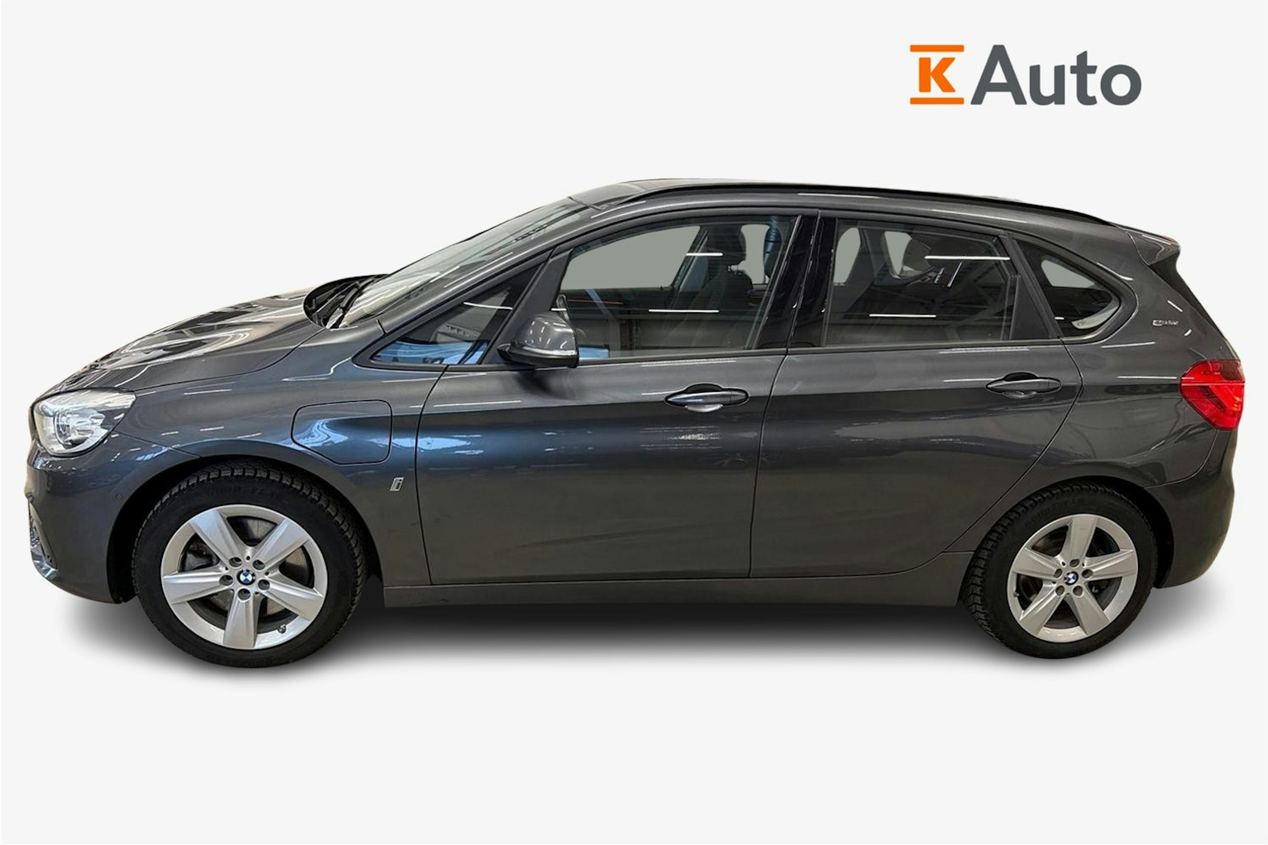 harmaa BMW 225 2018 kuva 6.