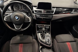 harmaa BMW 225 2018 kuva 9.