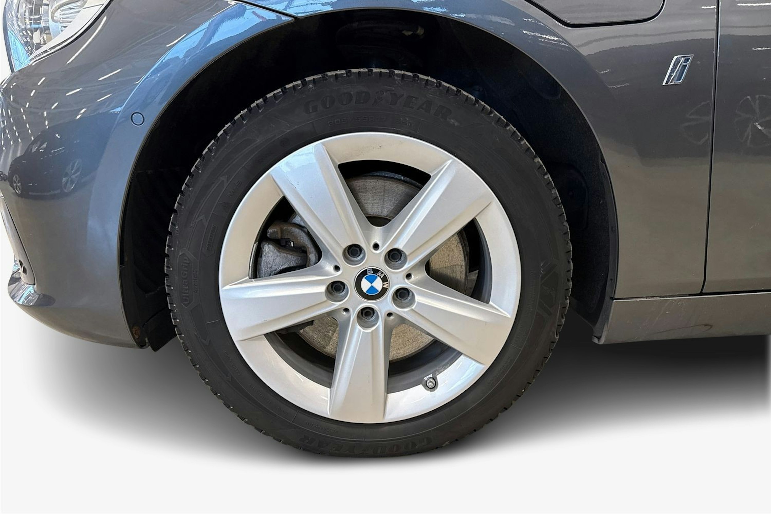 harmaa BMW 225 2018 kuva 11.