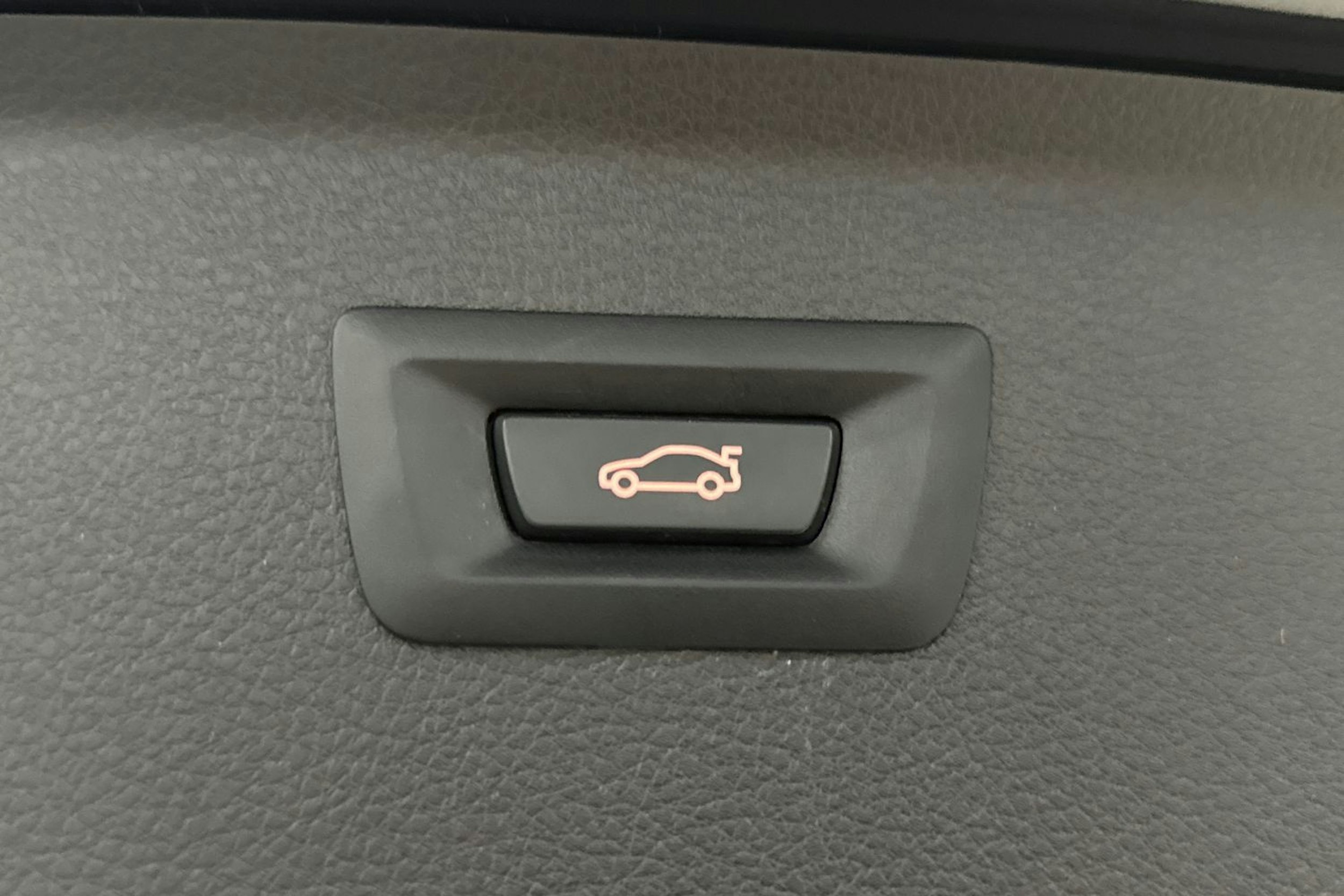 harmaa BMW 225 2018 kuva 15.