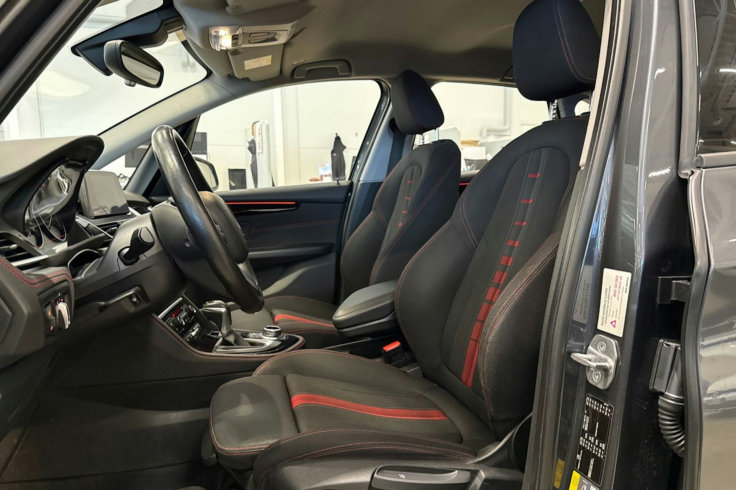 harmaa BMW 225 2018 kuva 17.