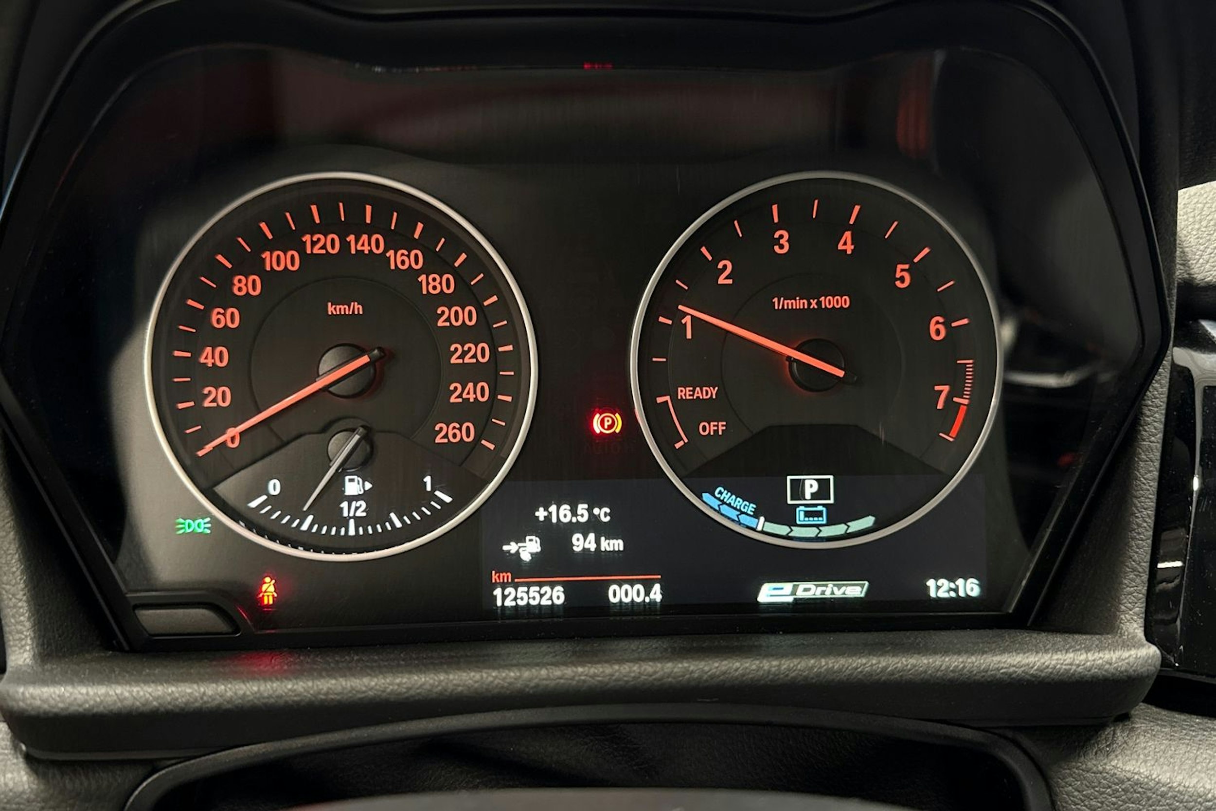 harmaa BMW 225 2018 kuva 18.