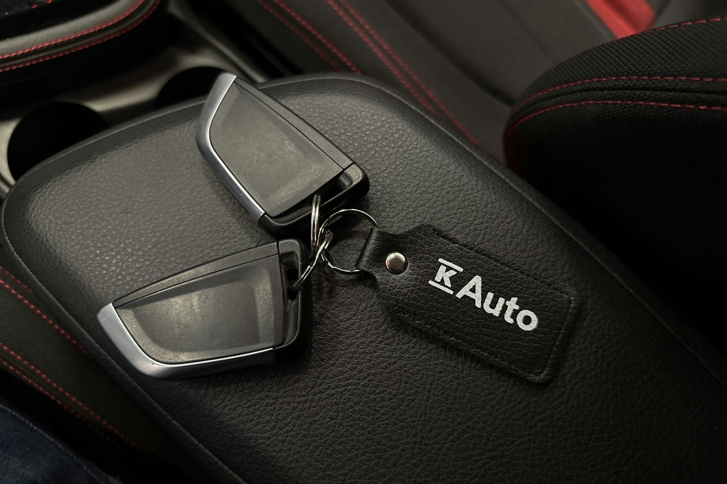 harmaa BMW 225 2018 kuva 28.