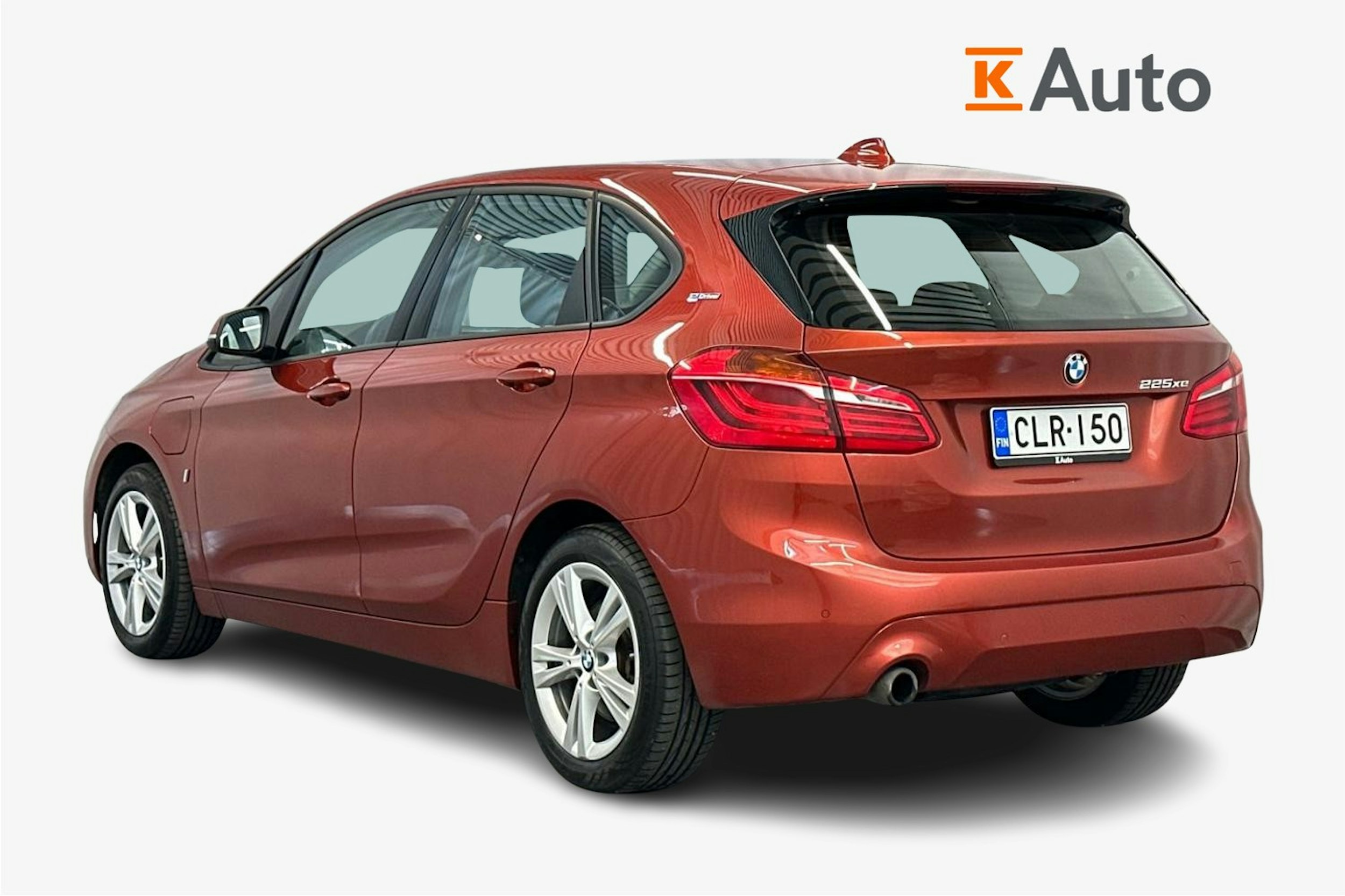 oranssi BMW 225 2018 kuva 2.