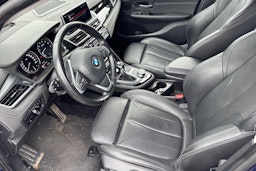 sininen BMW 225 2018 kuva 3.