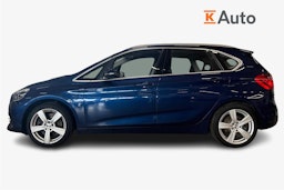 sininen BMW 225 2018 kuva 6.