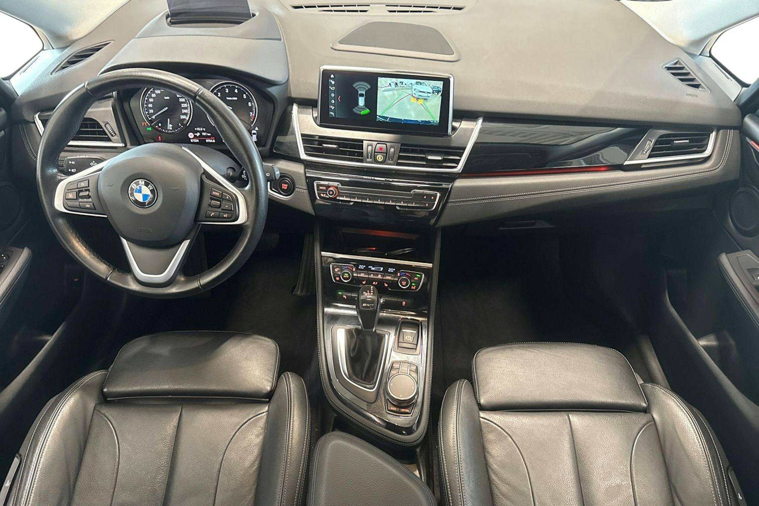 sininen BMW 225 2018 kuva 9.