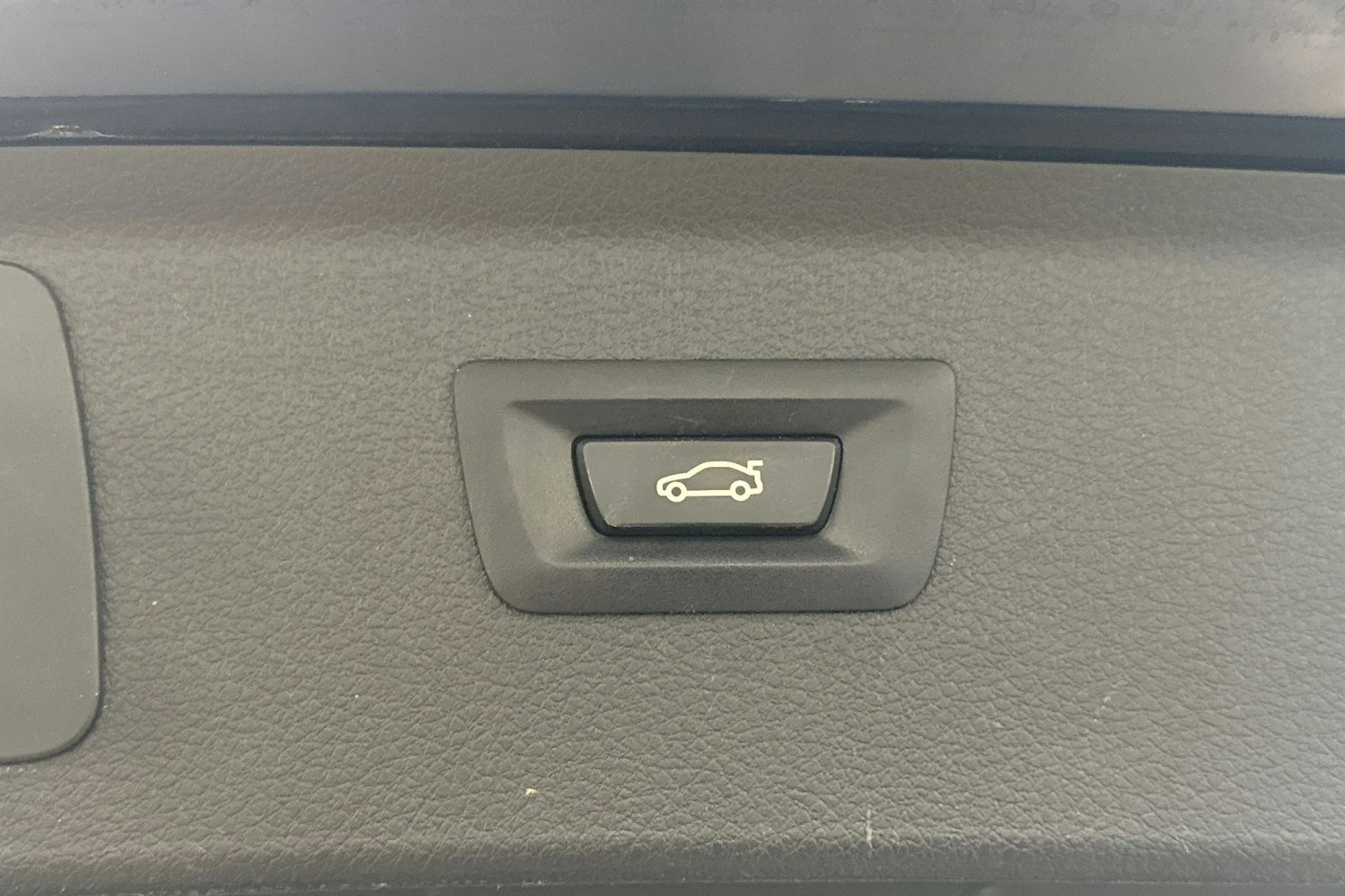 sininen BMW 225 2018 kuva 26.