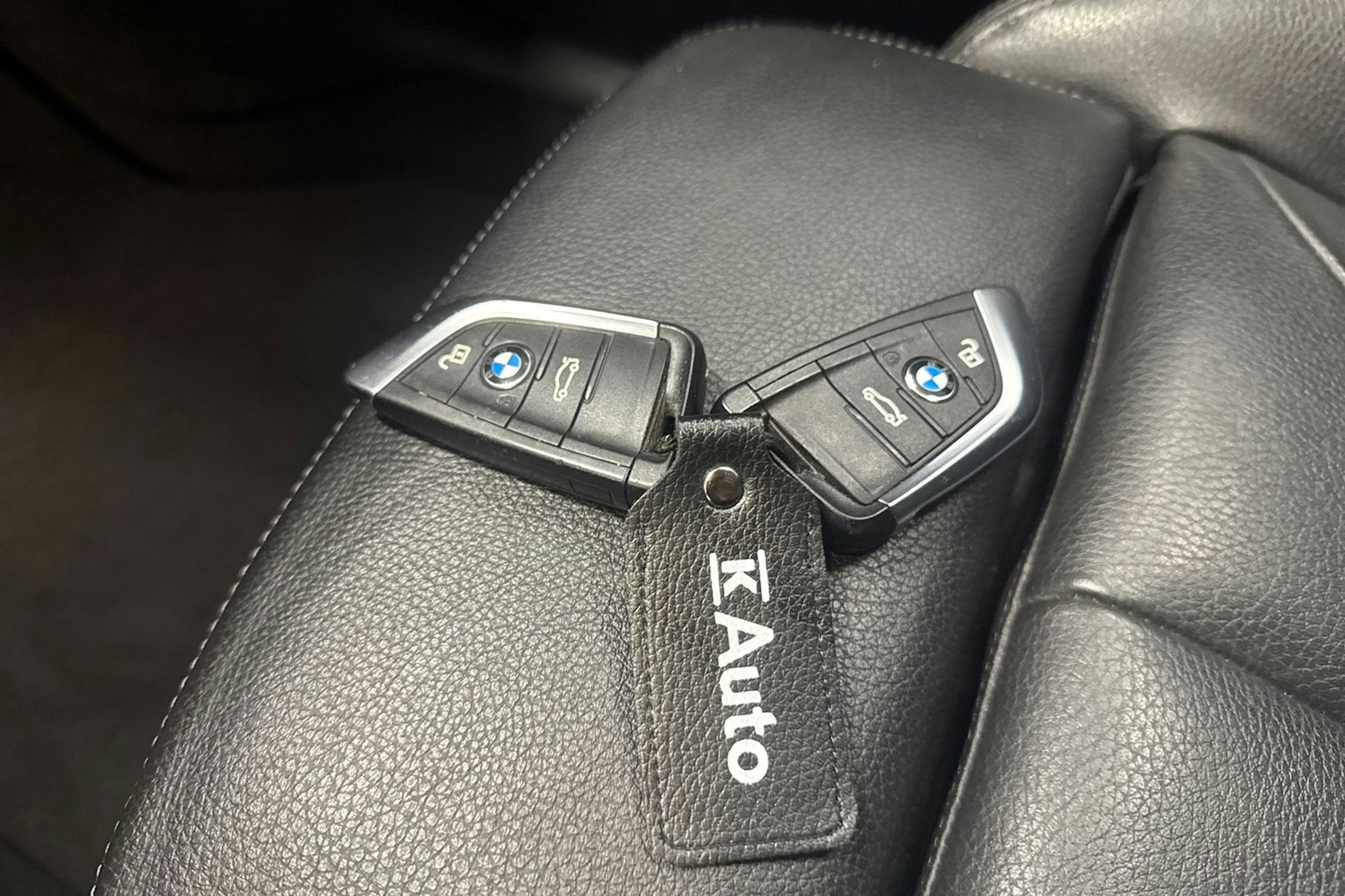 sininen BMW 225 2018 kuva 27.
