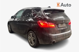 musta BMW 225 2018 kuva 2.