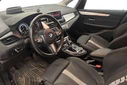 musta BMW 225 2018 kuva 3.