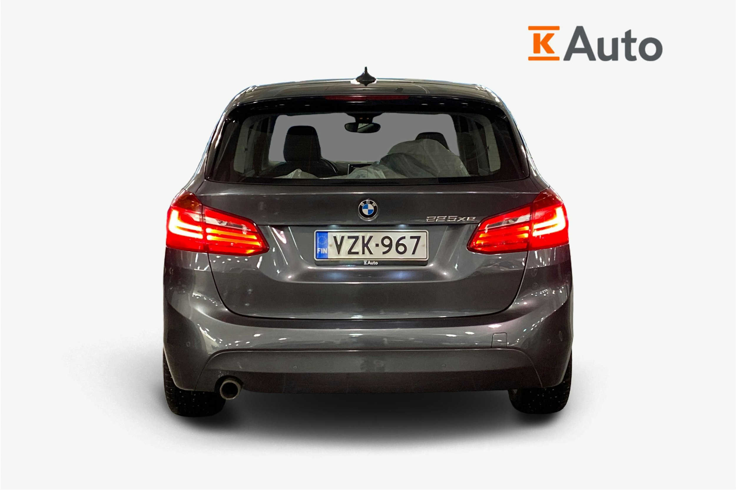 harmaa BMW 225 2018 kuva 3.