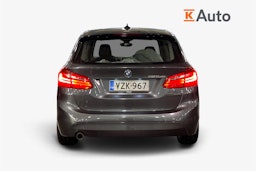 harmaa BMW 225 2018 kuva 3.