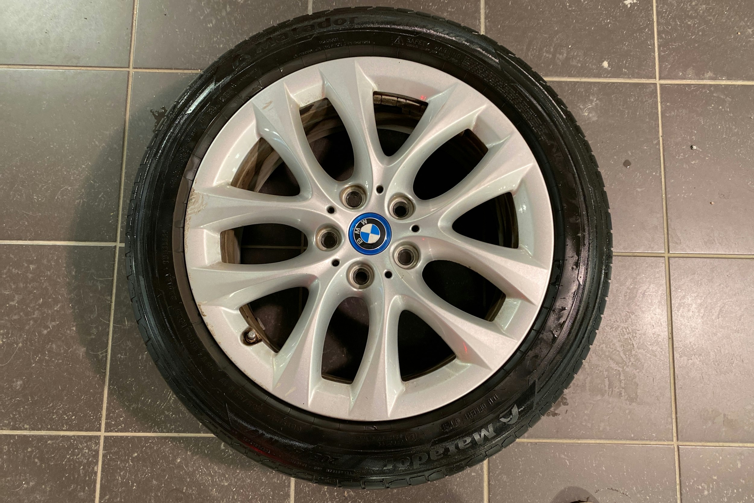 harmaa BMW 225 2018 kuva 13.