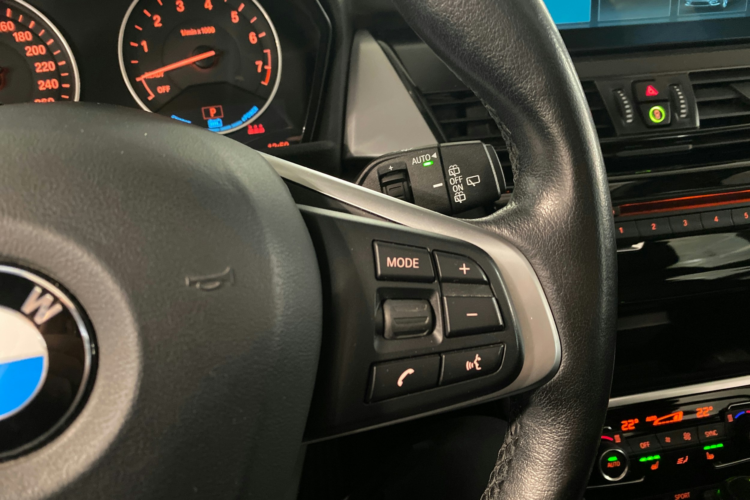 harmaa BMW 225 2018 kuva 15.