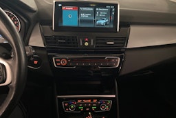 harmaa BMW 225 2018 kuva 17.