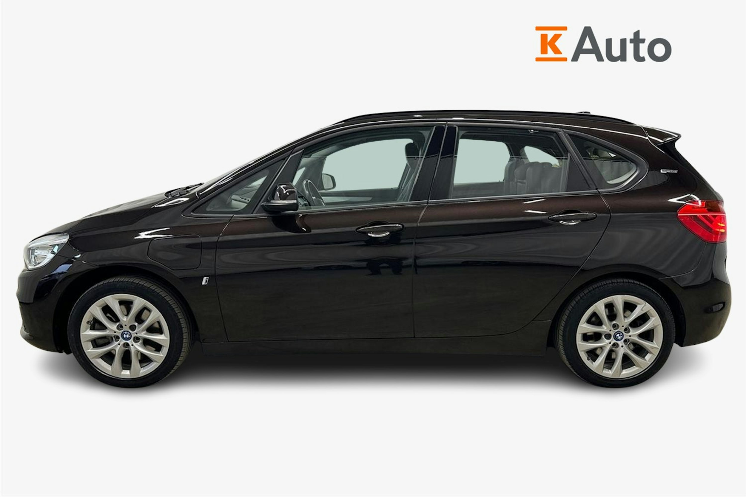 ruskea (beige) BMW 225 2018 kuva 6.