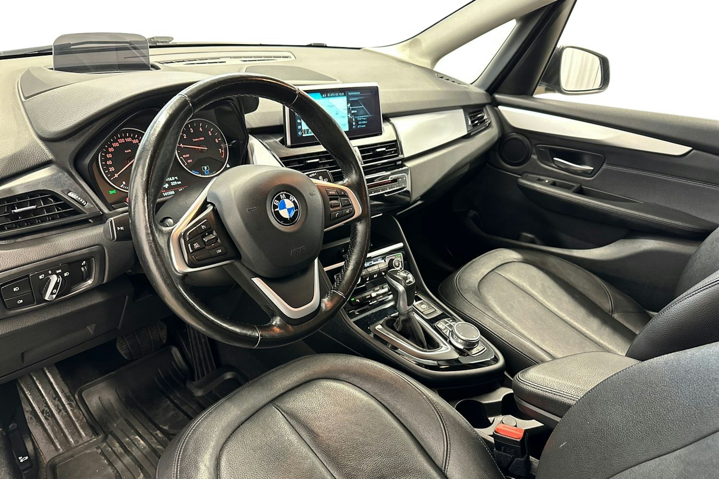 ruskea (beige) BMW 225 2018 kuva 7.