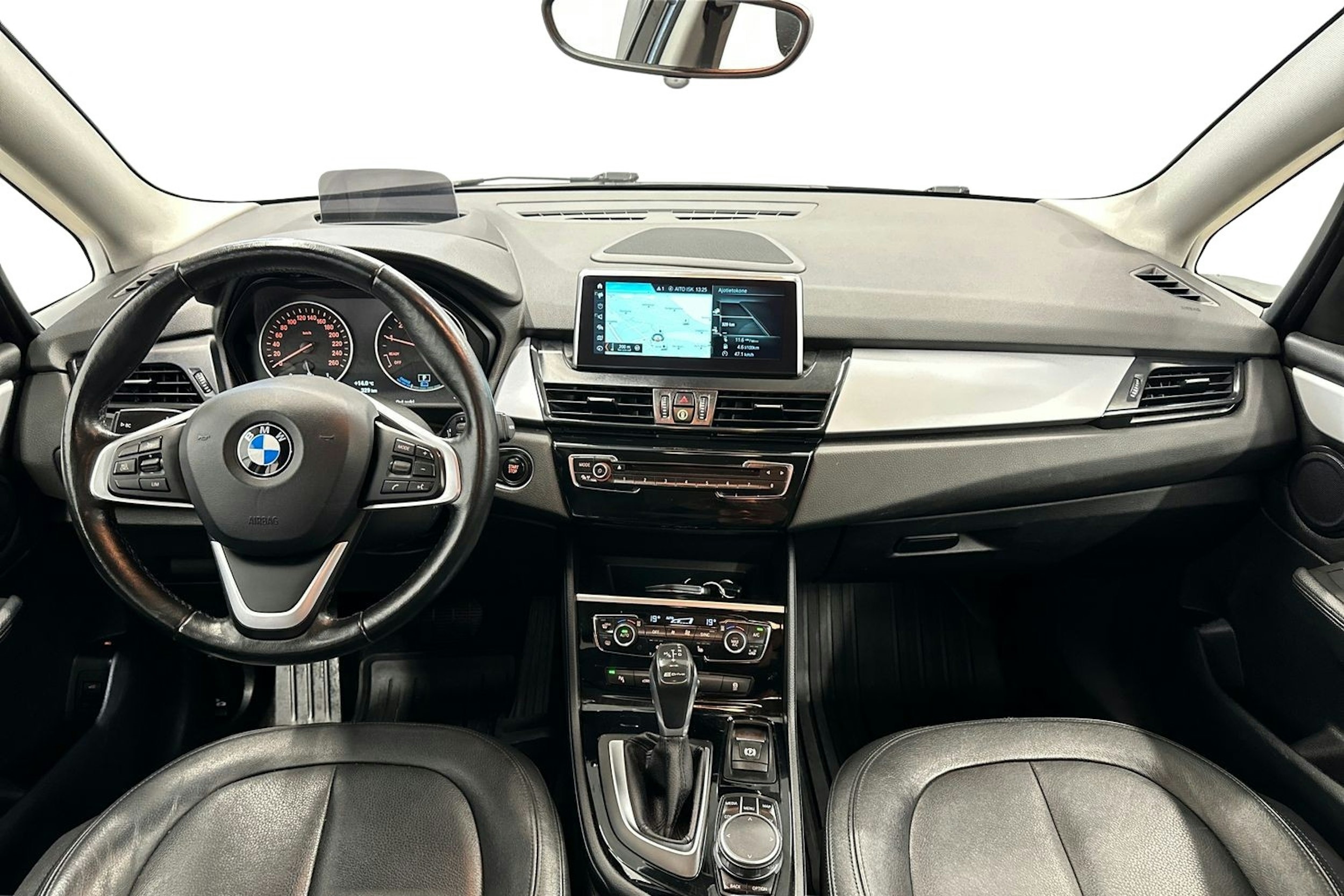 ruskea (beige) BMW 225 2018 kuva 9.