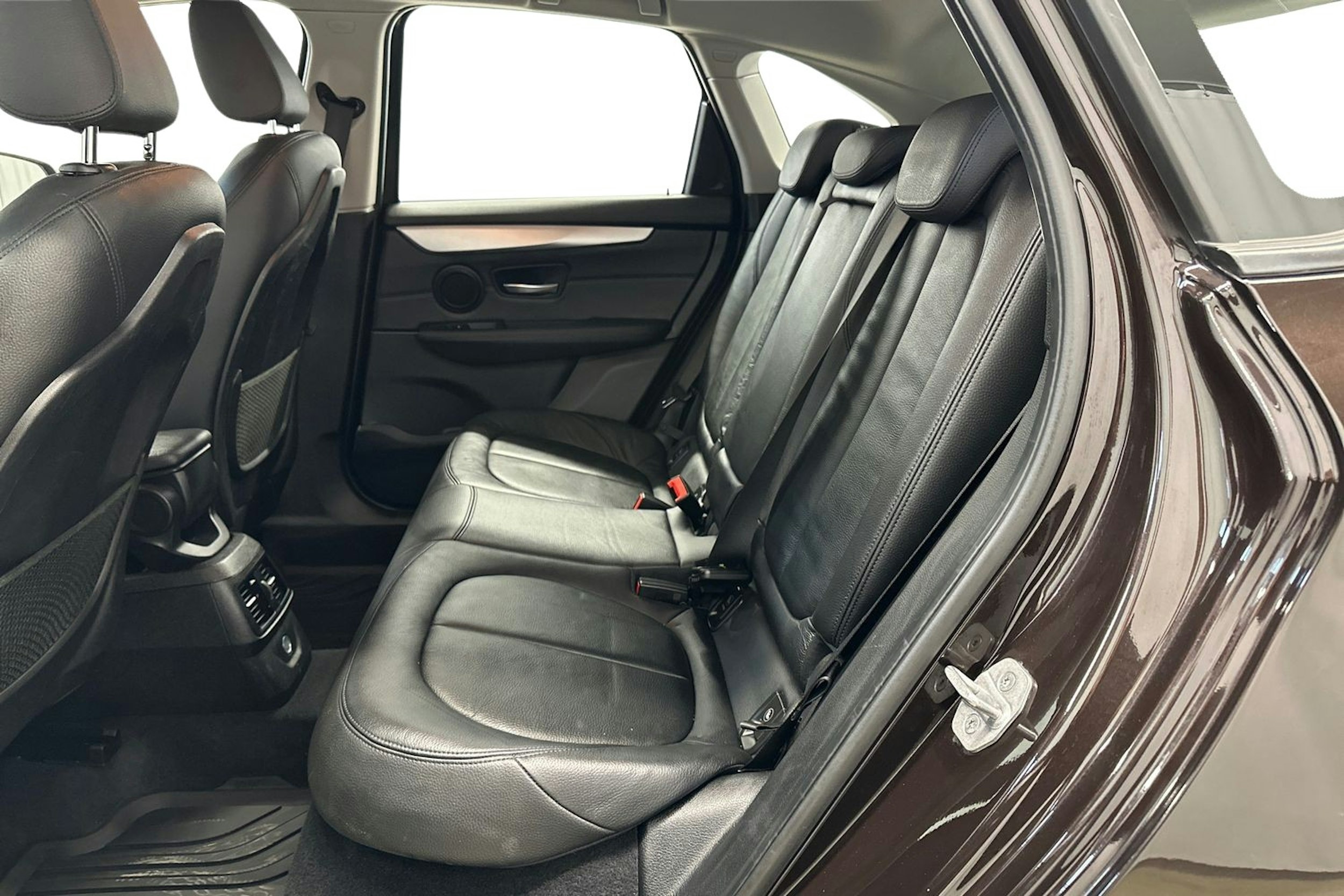 ruskea (beige) BMW 225 2018 kuva 10.
