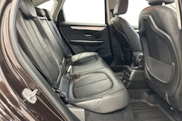 ruskea (beige) BMW 225 2018 kuva 14.