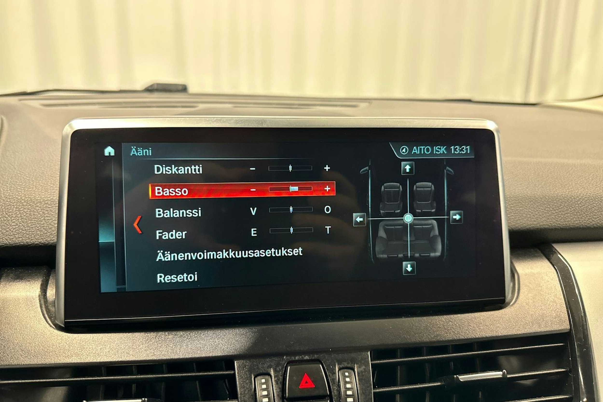 ruskea (beige) BMW 225 2018 kuva 24.