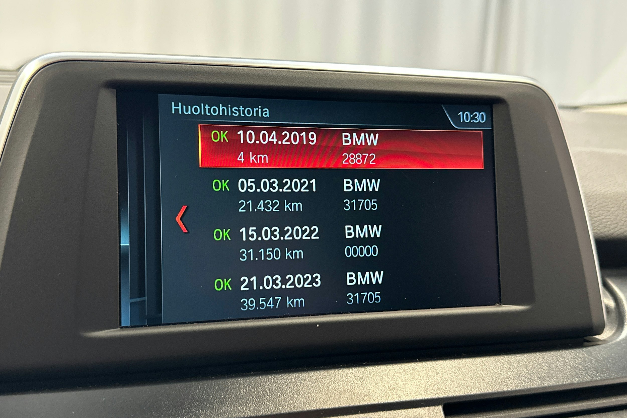 Musta BMW 225 2019 kuva 19.