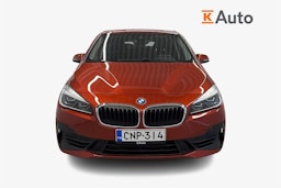 oranssi BMW 225 2020 kuva 4.