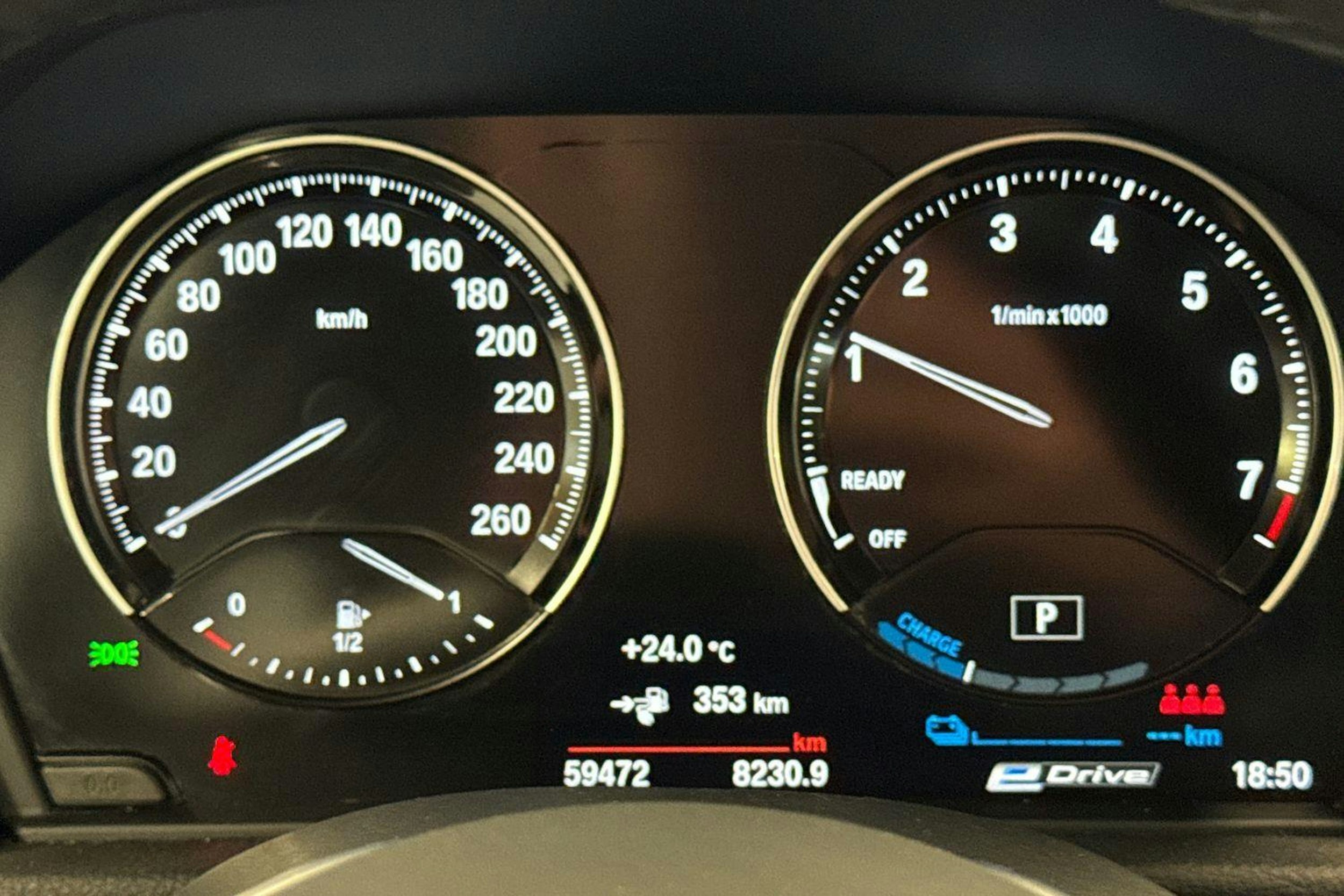 oranssi BMW 225 2020 kuva 12.