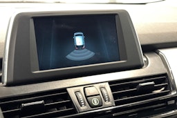 oranssi BMW 225 2020 kuva 13.