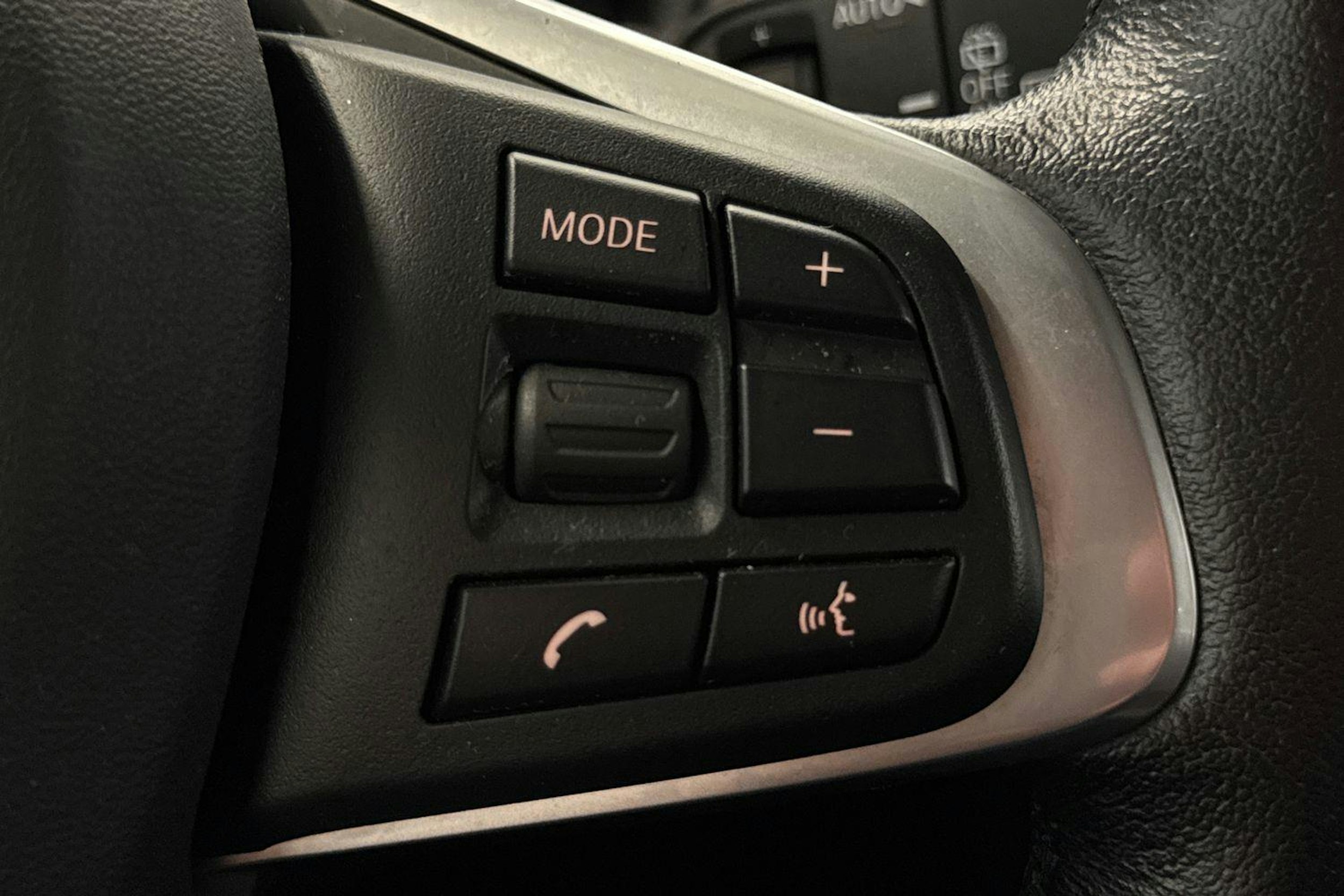 oranssi BMW 225 2020 kuva 15.