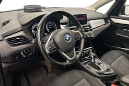 oranssi BMW 225 2019 kuva 7.