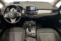 oranssi BMW 225 2019 kuva 9.