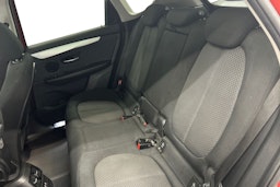 oranssi BMW 225 2019 kuva 10.