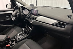 oranssi BMW 225 2019 kuva 15.